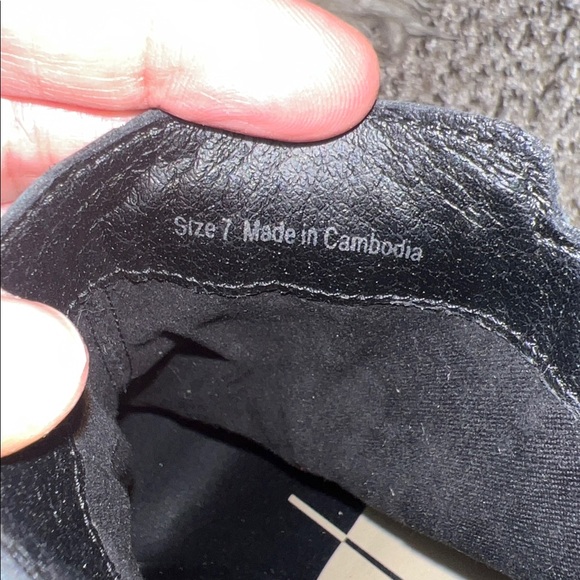 Dolce Vita Volli Black Leather Buckle Pointed Toe Booties - Picture 9 of 10